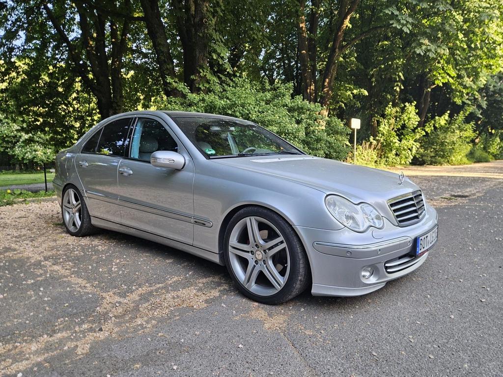 Mercedes-Benz C 220