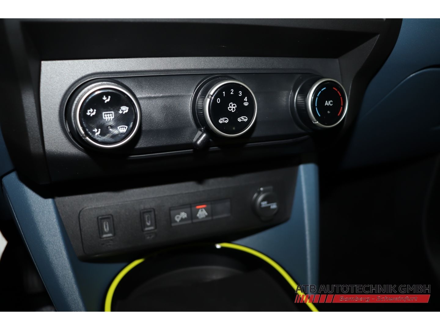 Fahrzeugabbildung Fiat Grande Panda Icon Hybrid 1.2 eDCT LED Apple CarP