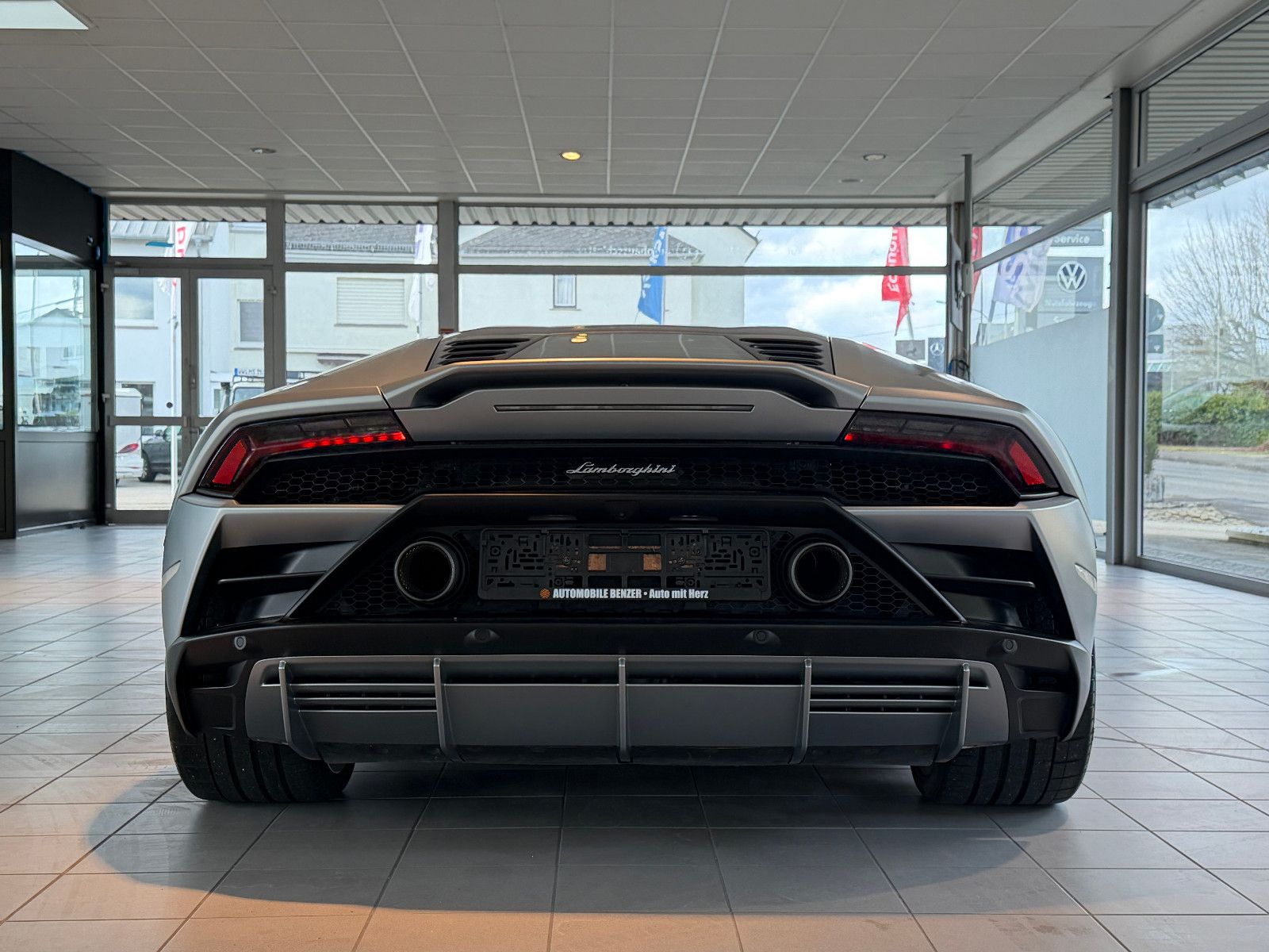 Fahrzeugabbildung Lamborghini Huracán EVO V10 /LIFT/SENSONUM/KAMERA/ACC