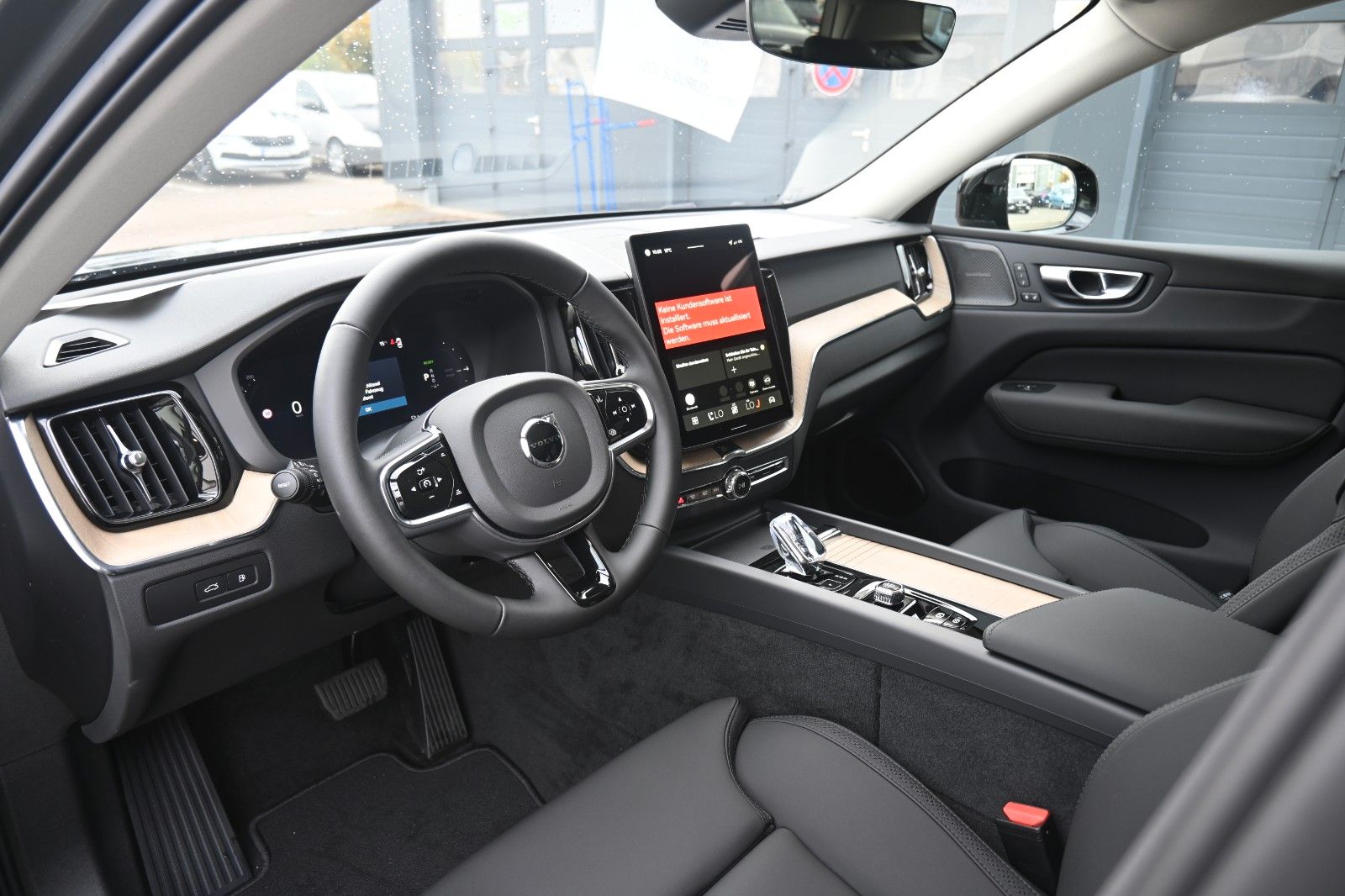 Fahrzeugabbildung Volvo XC60 Recharge T6 AWD Plus Dark