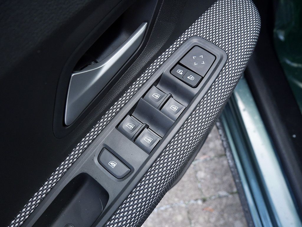 Fahrzeugabbildung Dacia Sandero Stepway Expression TCe 90