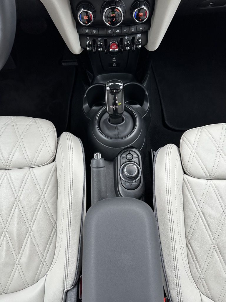 Fahrzeugabbildung MINI Cooper S Cabrio Classic Trim Sport-Aut. NAV+LED