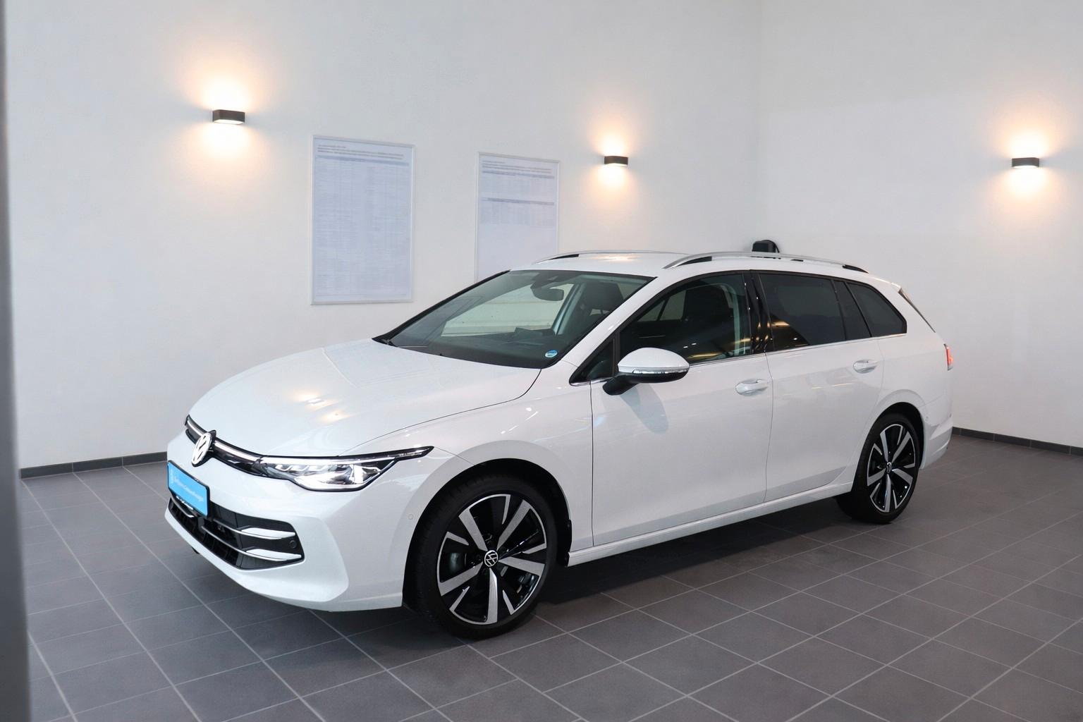 Volkswagen Golf VIII Variant 1.5 eTSI Style DSG | AHK |NAVI