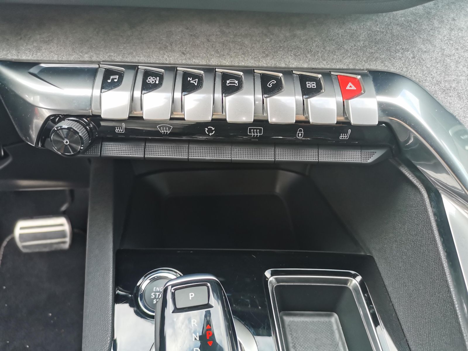 Fahrzeugabbildung Peugeot 3008 1.2 PureTech 130, GT