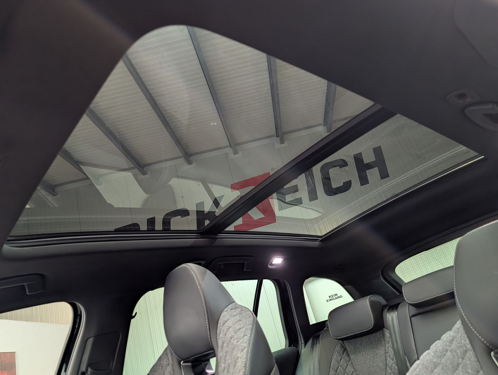 Fahrzeugabbildung SKODA Octavia 1.5 TSI Sportline Pano Matrix AHK 5J.Gar