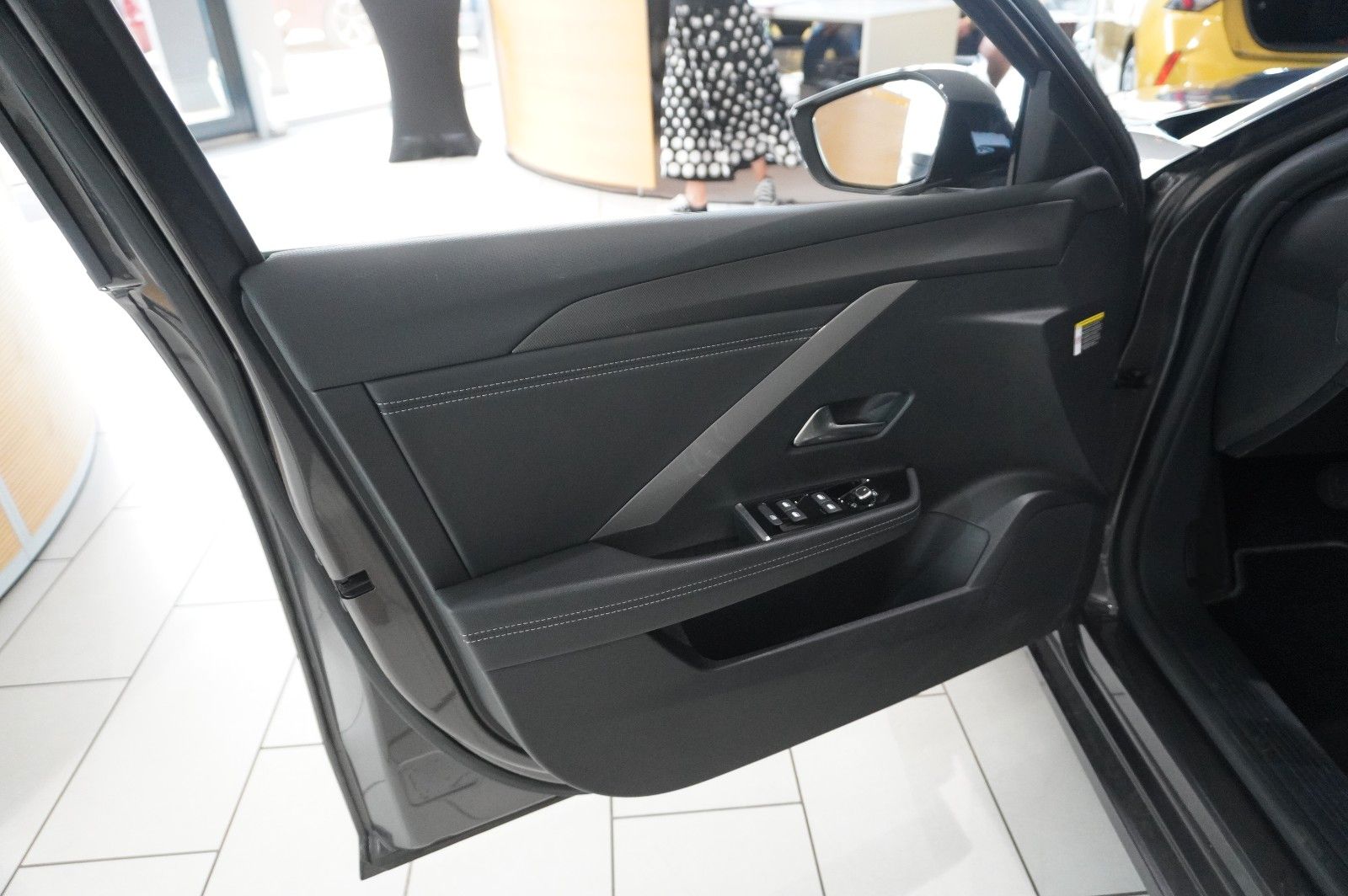 Fahrzeugabbildung Opel Astra L ST 1.2T GS SPORT NAVI/LED/360°/PANO./HUD