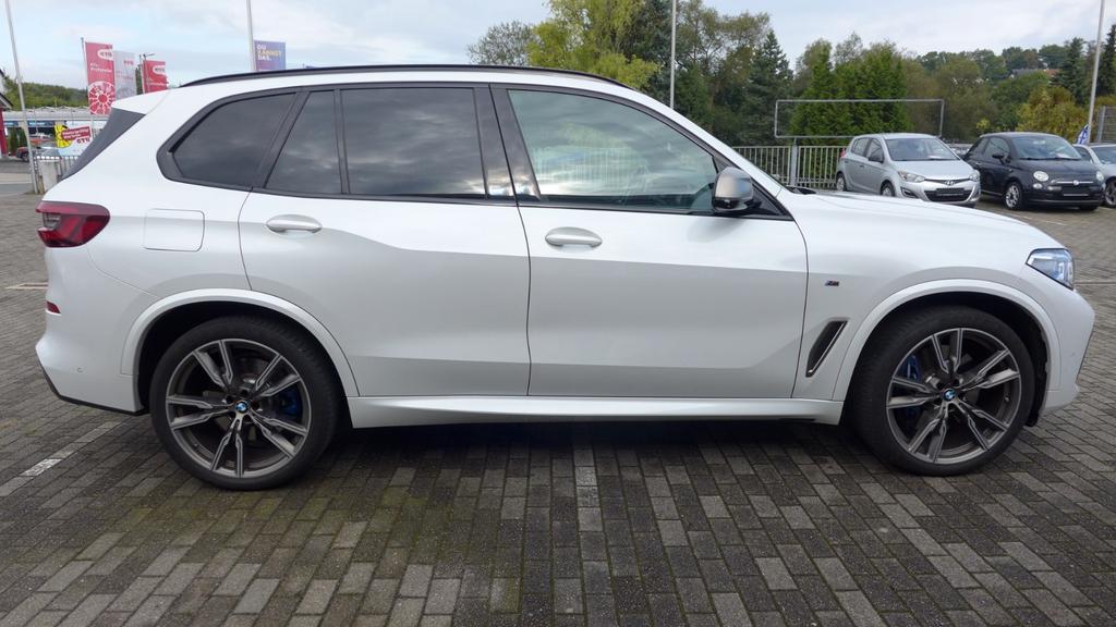 BMW X5 M50