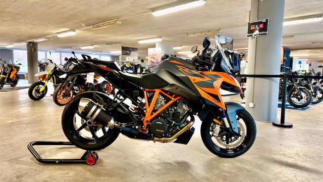 KTM 1290 Super Duke GT mit Tech Pack