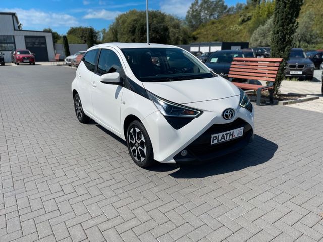 Toyota Aygo AYGO x-play connect_2
