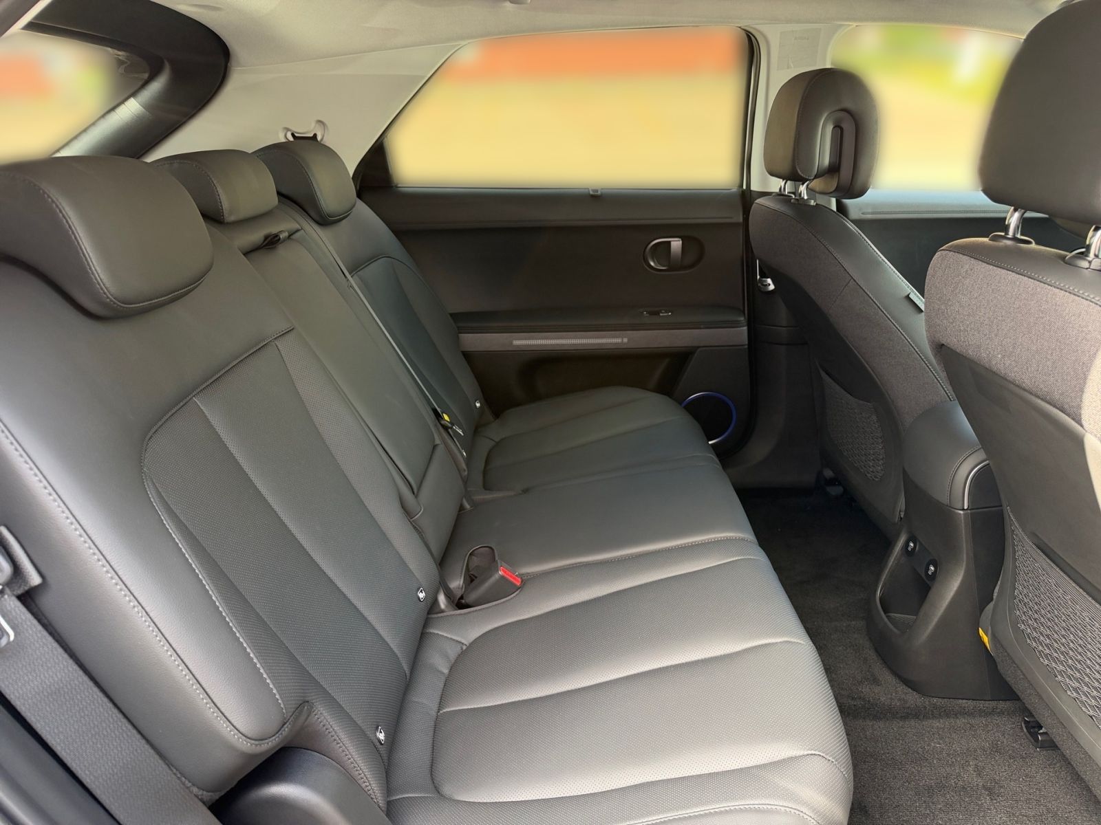 Fahrzeugabbildung Hyundai IONIQ 5 Uniq Elektro 84 kWh 4WD Park-Paket