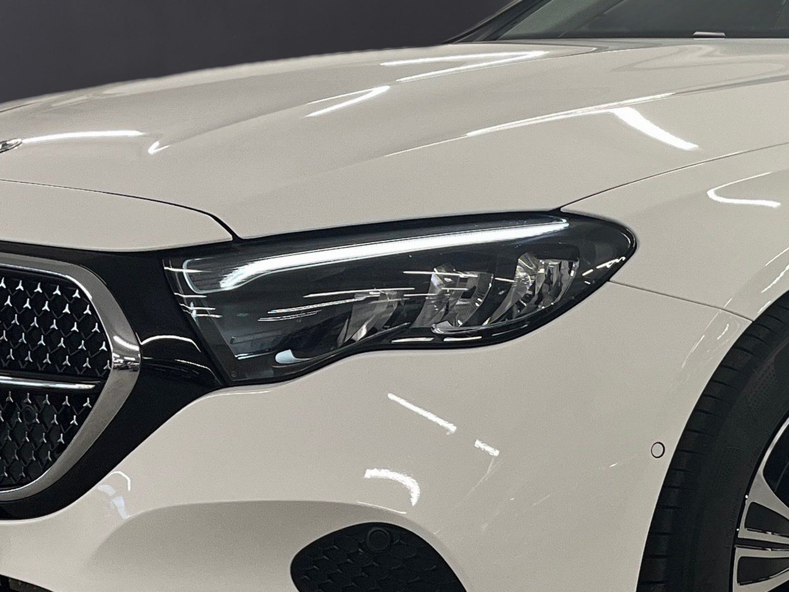 Fahrzeugabbildung Mercedes-Benz E 220 T d Avantgarde*AHK*Totwinkel*Kamera*LED*