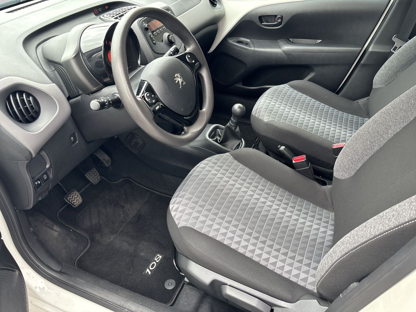 Fahrzeugabbildung Peugeot 108 Active 1.0 VTi EU6d DAB *Notbremsass.*Tel.-V