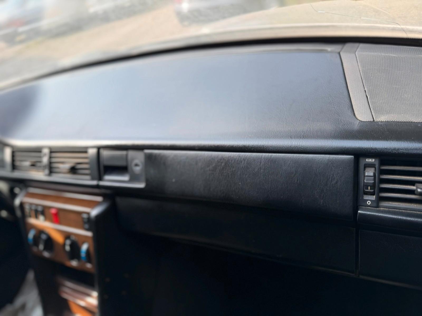 MERCEDES-BENZ 300 TD W124 109 CH BVA - 2ème MAIN - TOIT OUVRANT - 88000 km