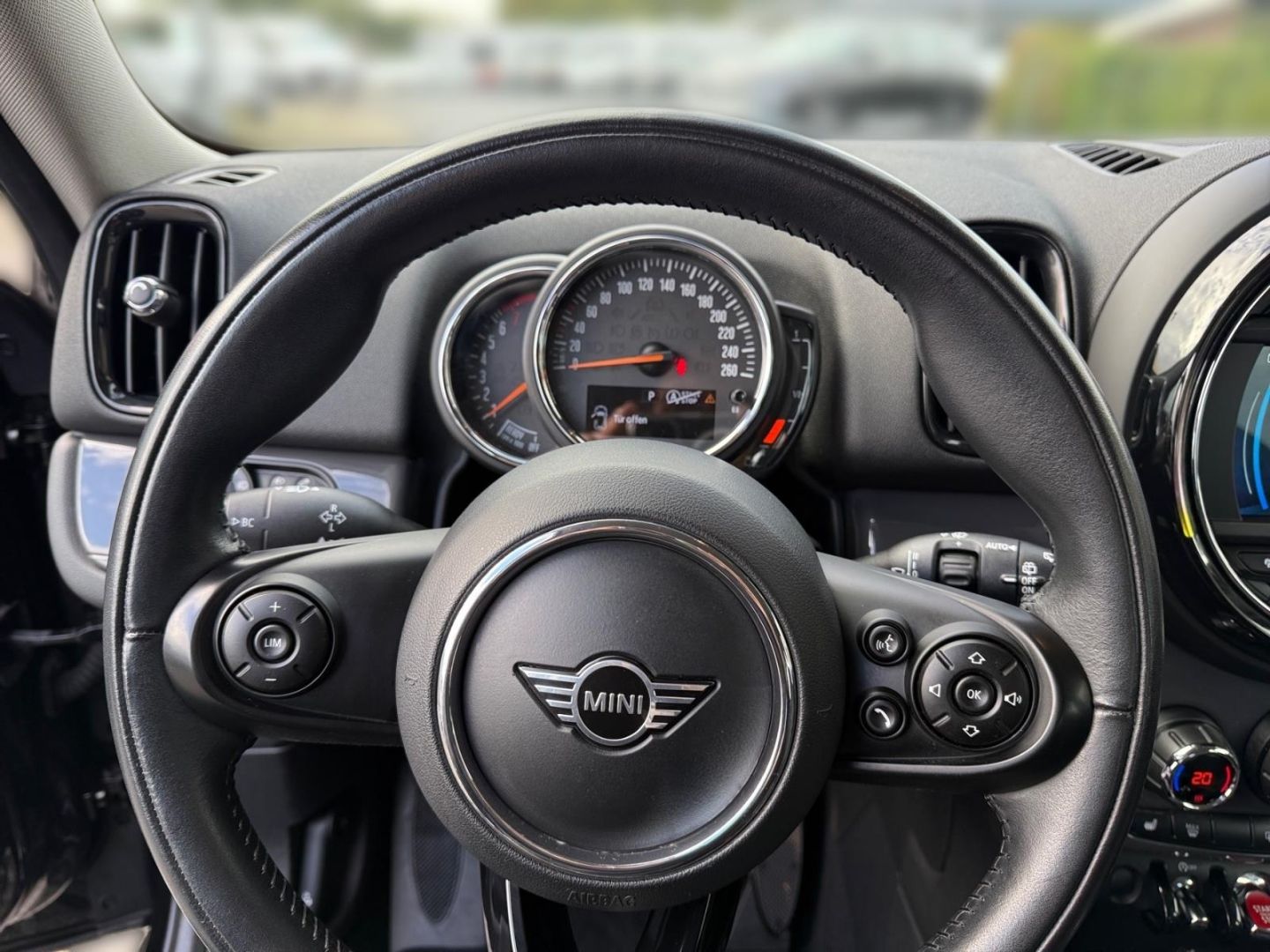 Fahrzeugabbildung MINI One Countryman COUNTRYMAN 1.5 Kombi Navigation