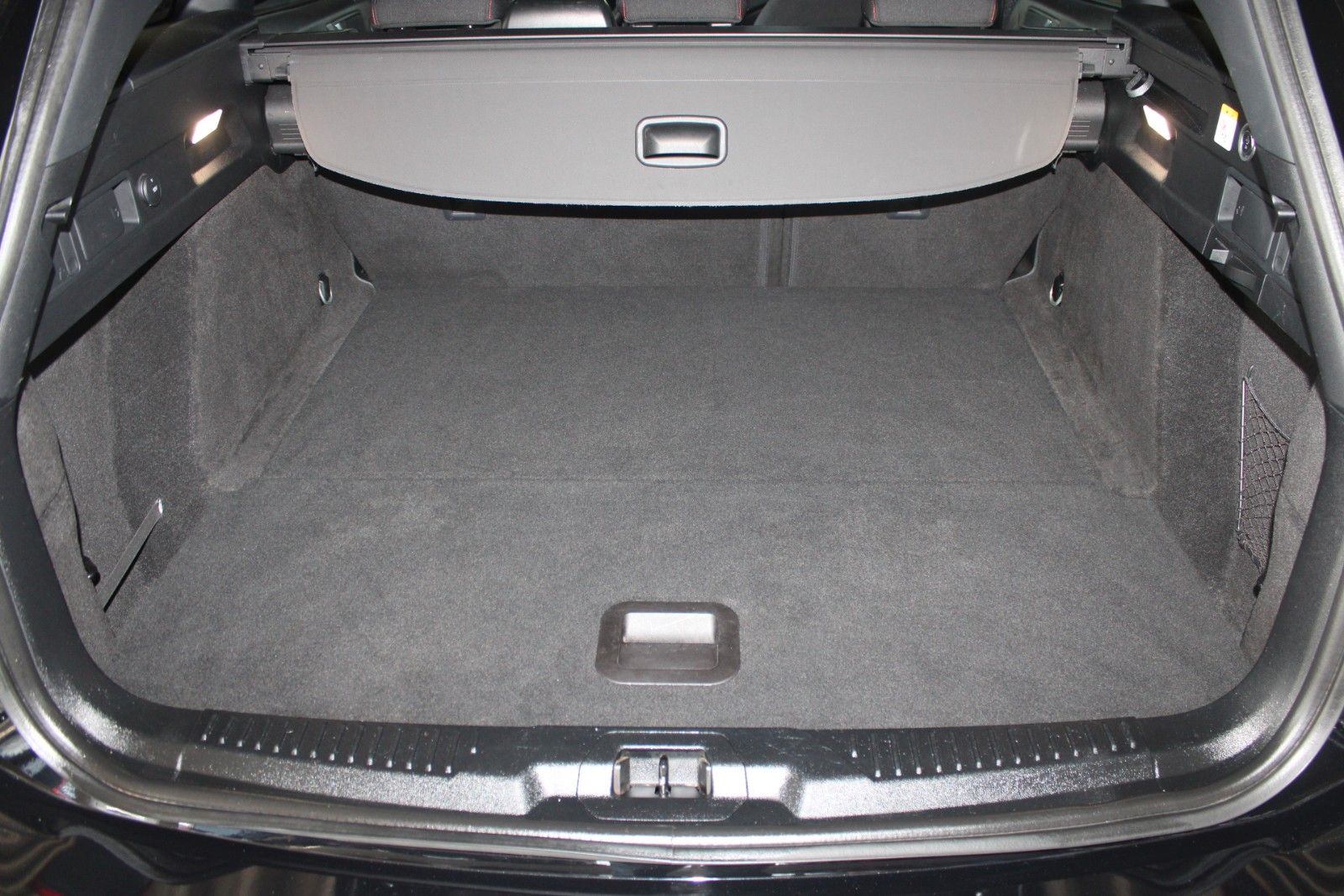 Fahrzeugabbildung Ford Focus ST-Line X AHK M-LED STDHZ B&O ACC WinterP.