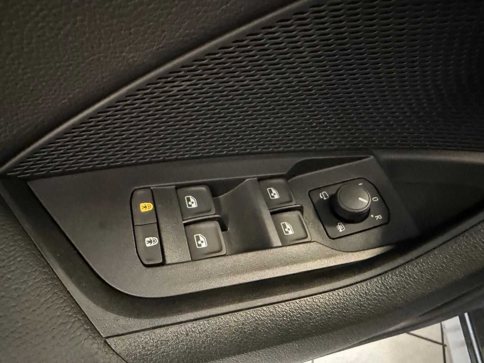 Fahrzeugabbildung SKODA Octavia Combi 2.0 TDI 110 kW Selection / AHK/LED