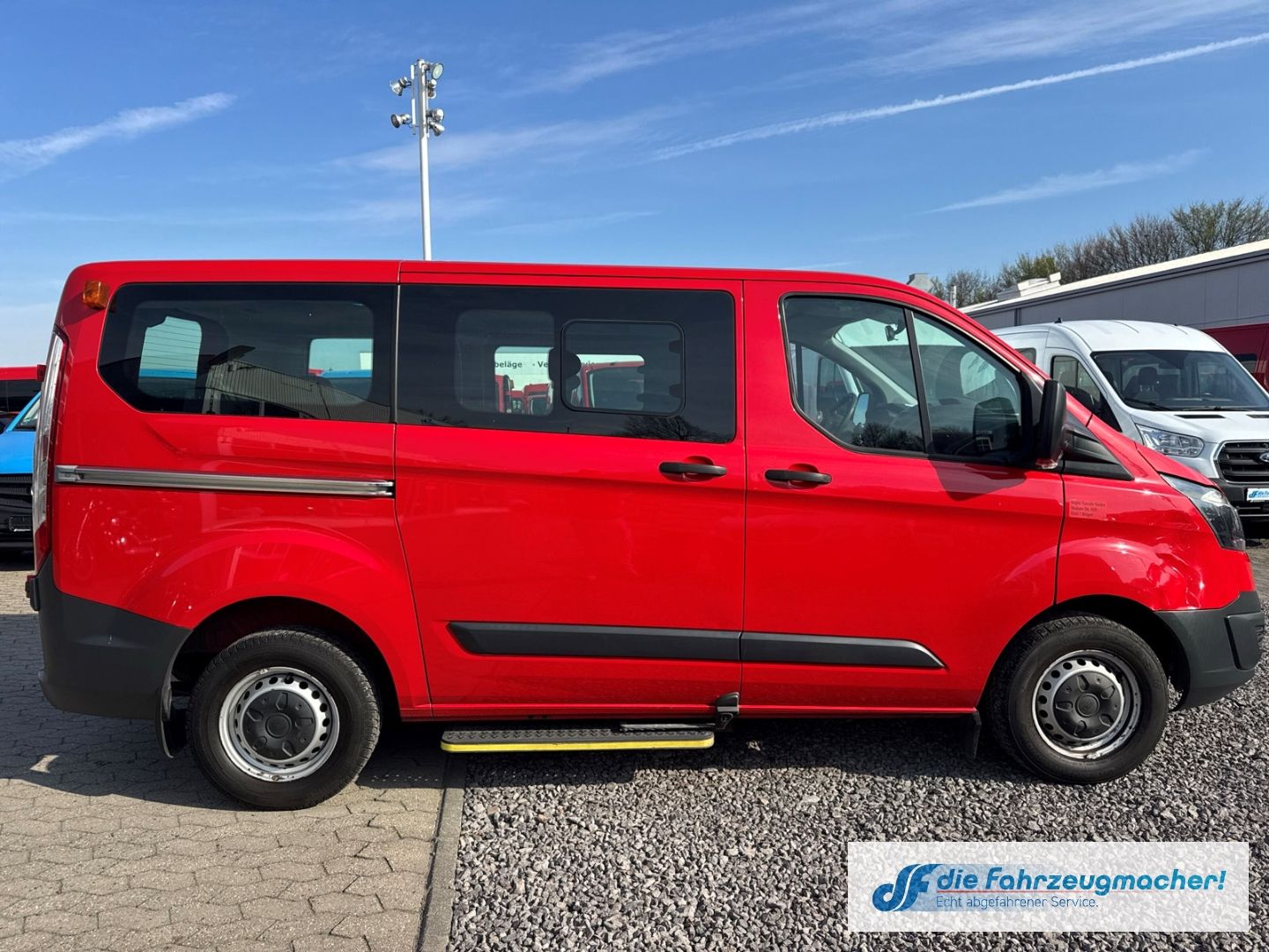 Fahrzeugabbildung Ford Transit Custom Kombi 300 L1 2.2 TDCi *2406 *KLIM