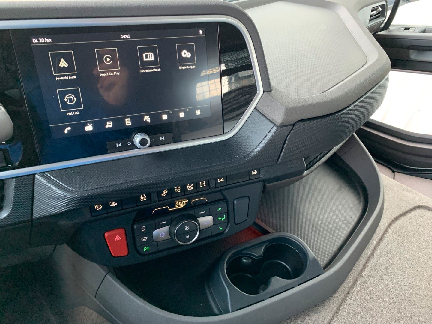 Fahrzeugabbildung DAF FAN XD 450 Baustoff mit Kran