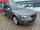 Skoda Superb Combi Elegance 2.0 DSG Pano Leder  AHK SH - gebrauchte Skoda Superb aus dem Jahr 2014