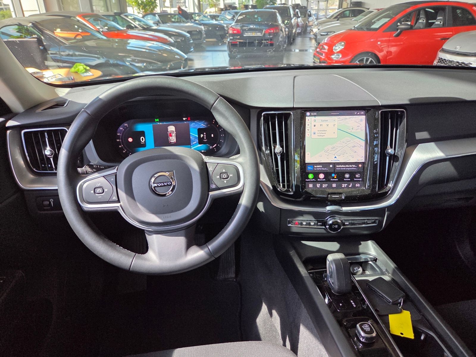 Fahrzeugabbildung Volvo XC60 Momentum 2WD RFK LED ALU