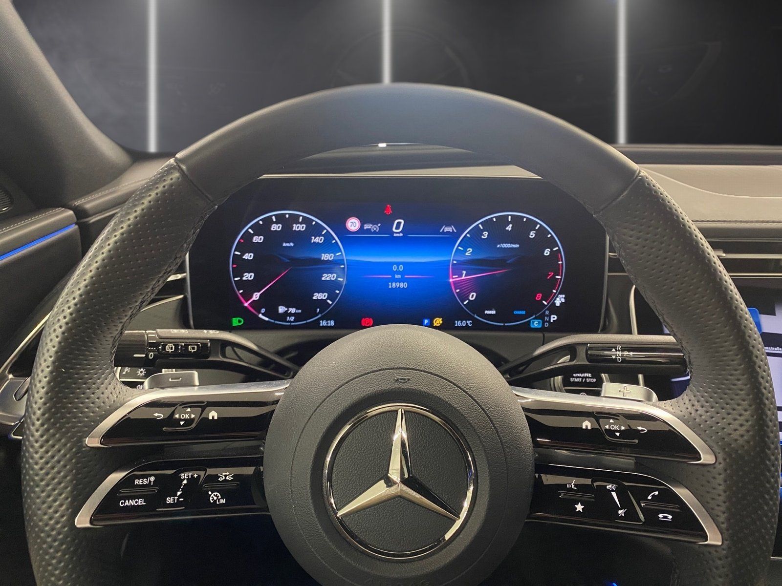Fahrzeugabbildung Mercedes-Benz E 200 T AMG*AHK*Night*Distro*Totwink*LED*CarPlay