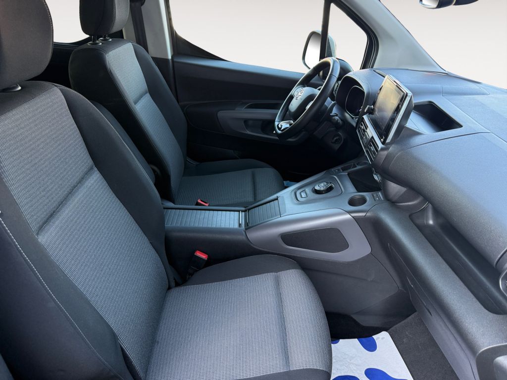 Fahrzeugabbildung Toyota Proace City Verso 1.2 Turbo L2 Aut Team Deutschl