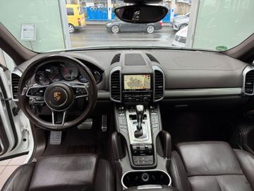 Porsche Cayenne - 12