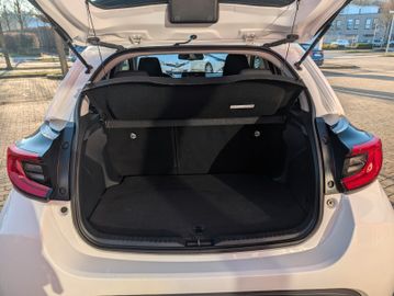 Toyota Yaris - 10