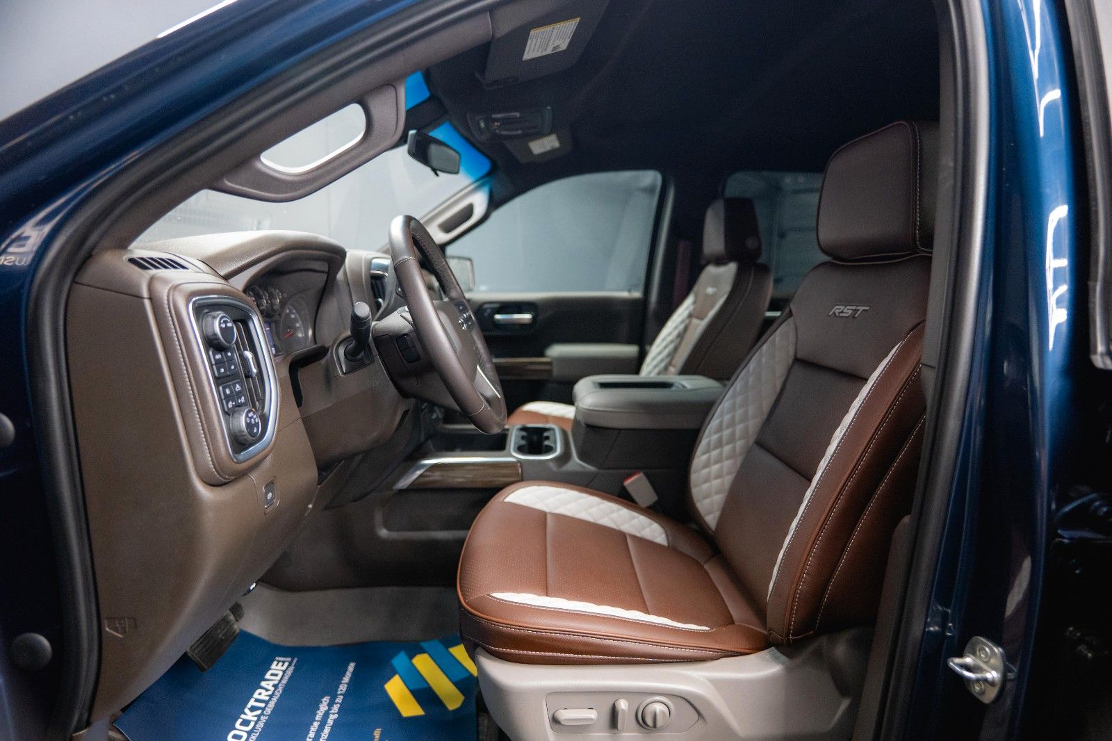 Fahrzeugabbildung Chevrolet Silverado 5.3L V8 4x4 RST Limited ZZ1 NightPaket