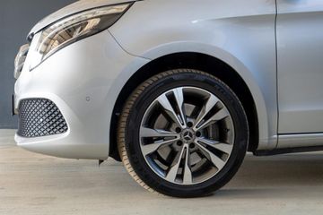 Mercedes V 220 - 5