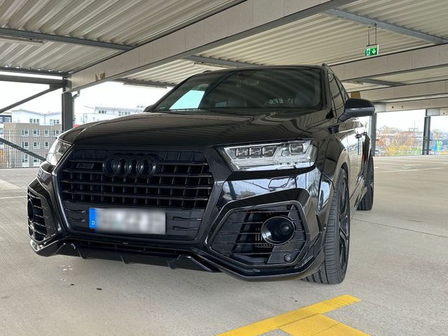 Audi SQ7 All black von Abt