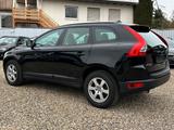 Volvo XC60DRIVe Kinetic1Hand Leder Scheckheft Panorama - Volvo Gebrauchtwagen in Hannover