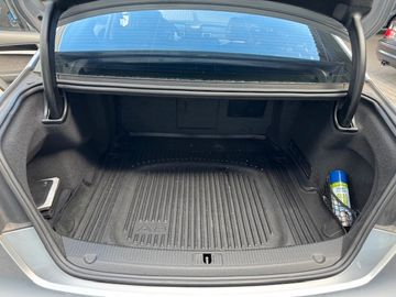 Audi A8 - 8