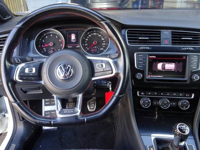 Fahrzeugabbildung Volkswagen Golf VII 2.0 TSI GTI Performance Navi RFK