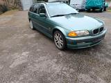 BMW E46 330i 2. Hand Original Zustand - BMW 330 aus 2000: 330i