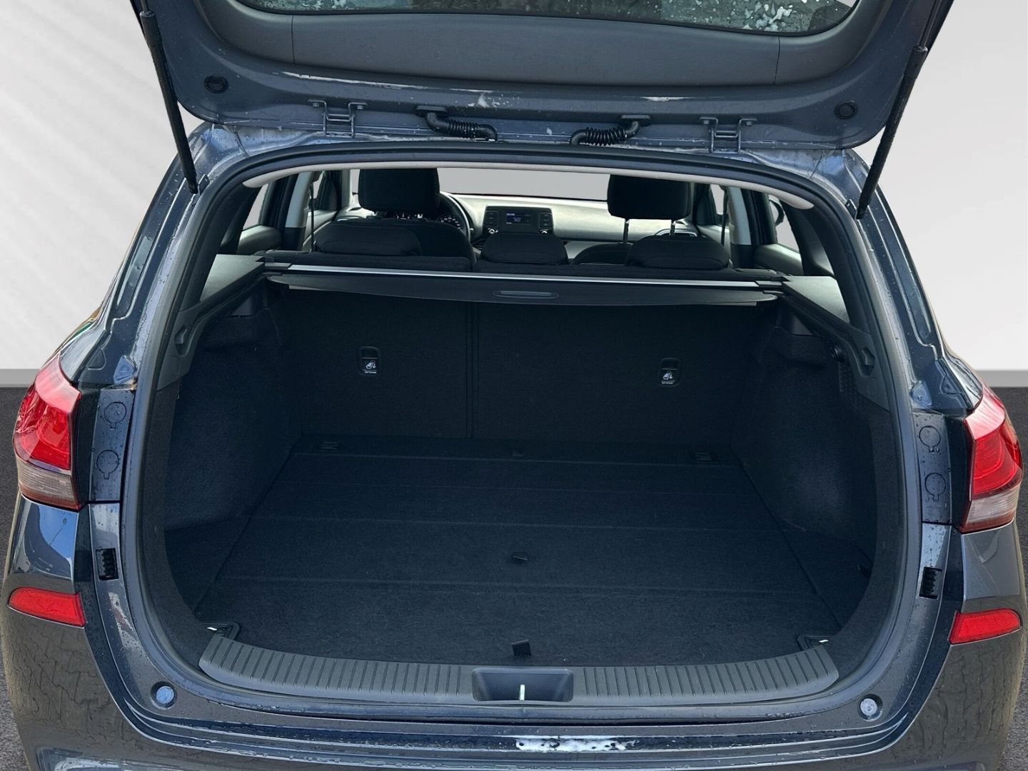 Fahrzeugabbildung Hyundai i30cw DCT AUTOMATIK KLIMA + SITZHEIZUNG + TEMPOM