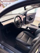 Tesla Model Y Long Range Dual Motor AWD Long Range - silberne Tesla Model Y