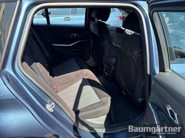Fahrzeugabbildung BMW 330 i xDrive M-Sport Touring Kamera/ACC/Sitzh. - mit KI generiert/bearbeitet