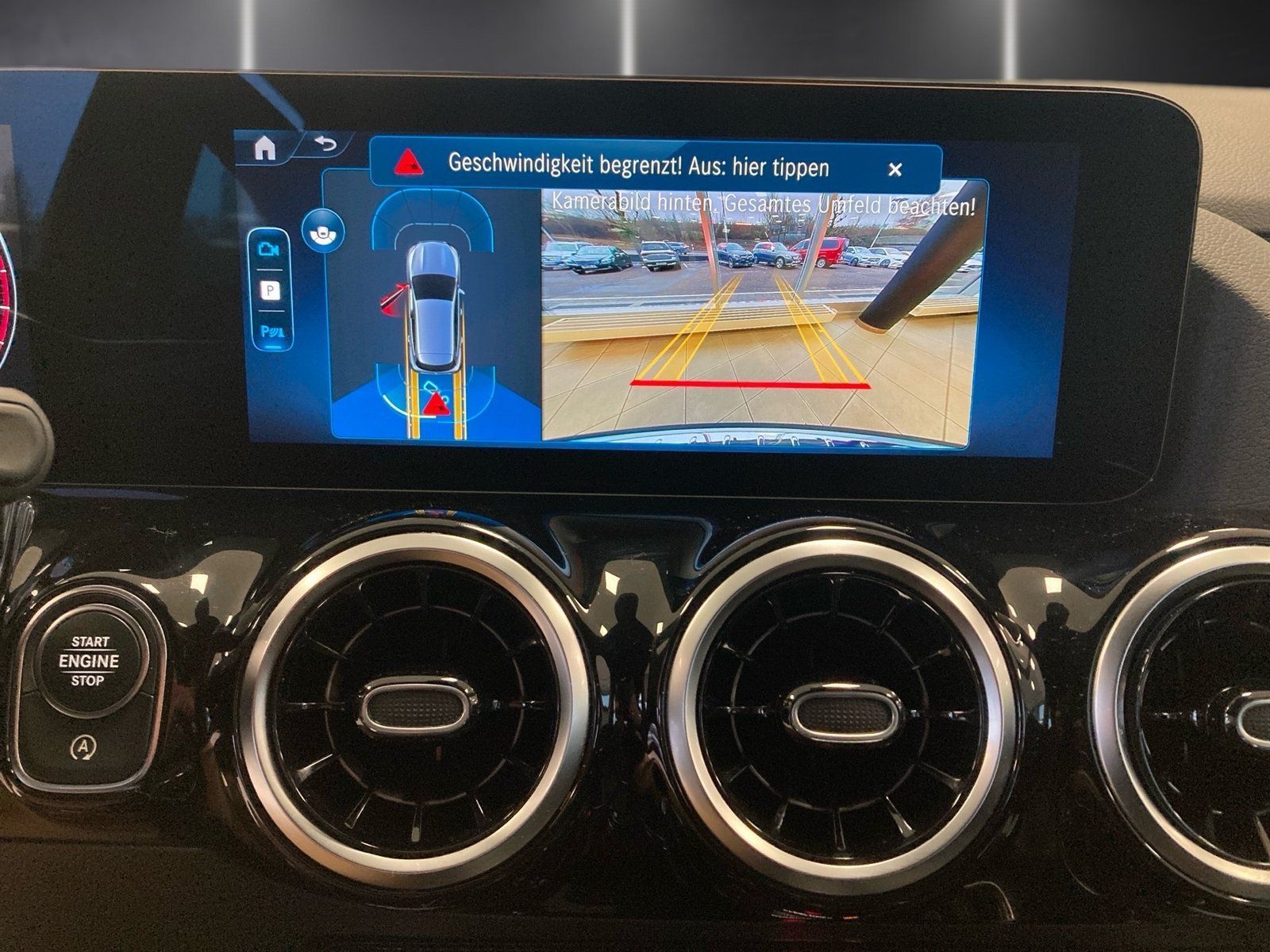 Fahrzeugabbildung Mercedes-Benz GLA 180 Progressive*AHK*Totwin*Kamera*LED*CarPl*