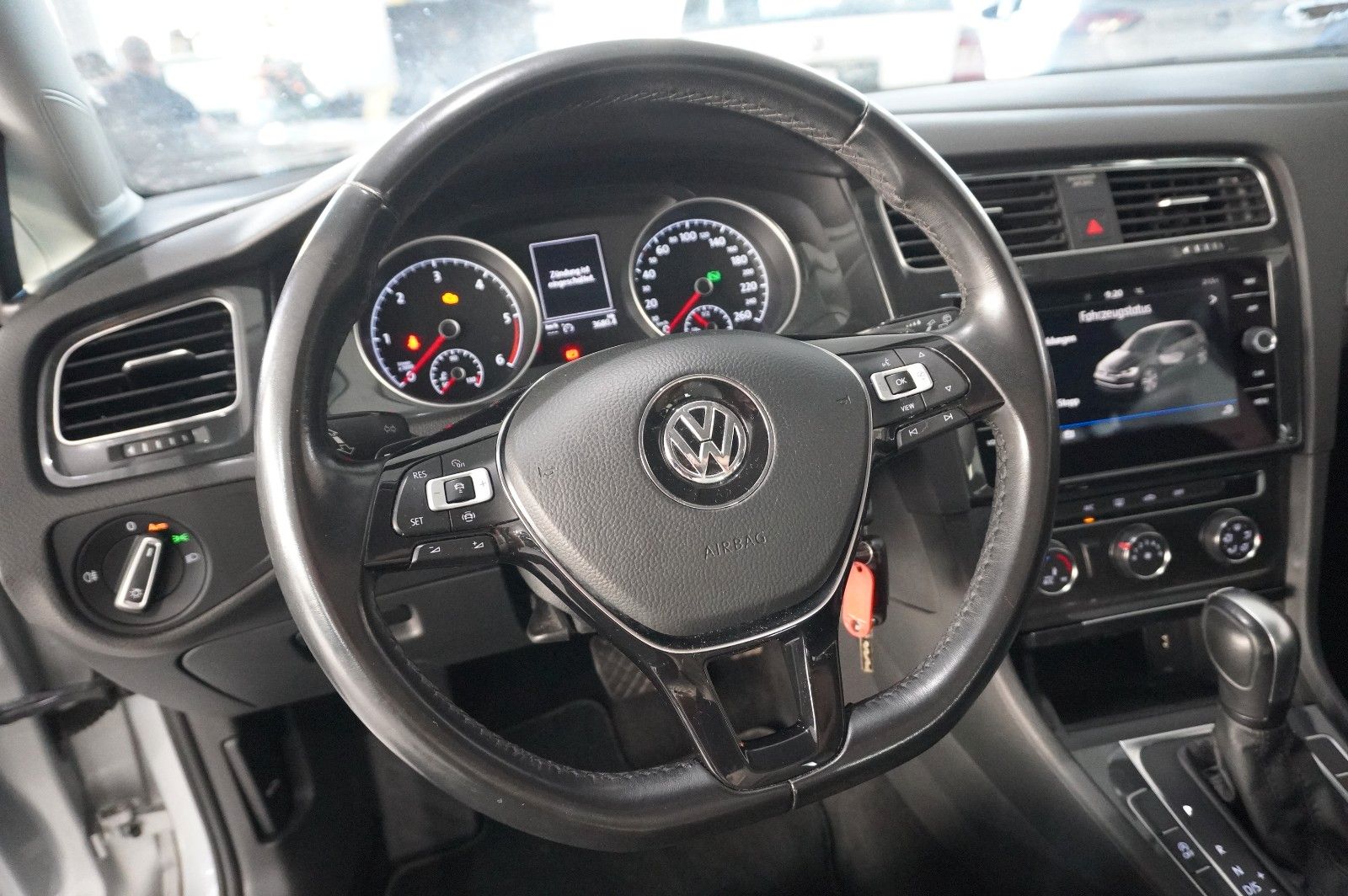 Fahrzeugabbildung Volkswagen Golf VII Lim. 2.0 TDI COMFORTL. DSG NAVI/LED/ACC