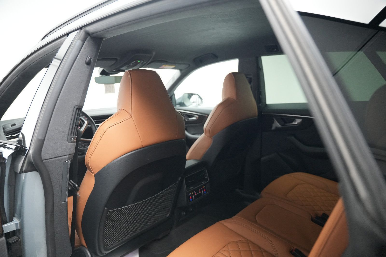 Fahrzeugabbildung Audi SQ8 4.0 TFSI quattro/EXCLUSIVE/ALCANTARA/BLACK