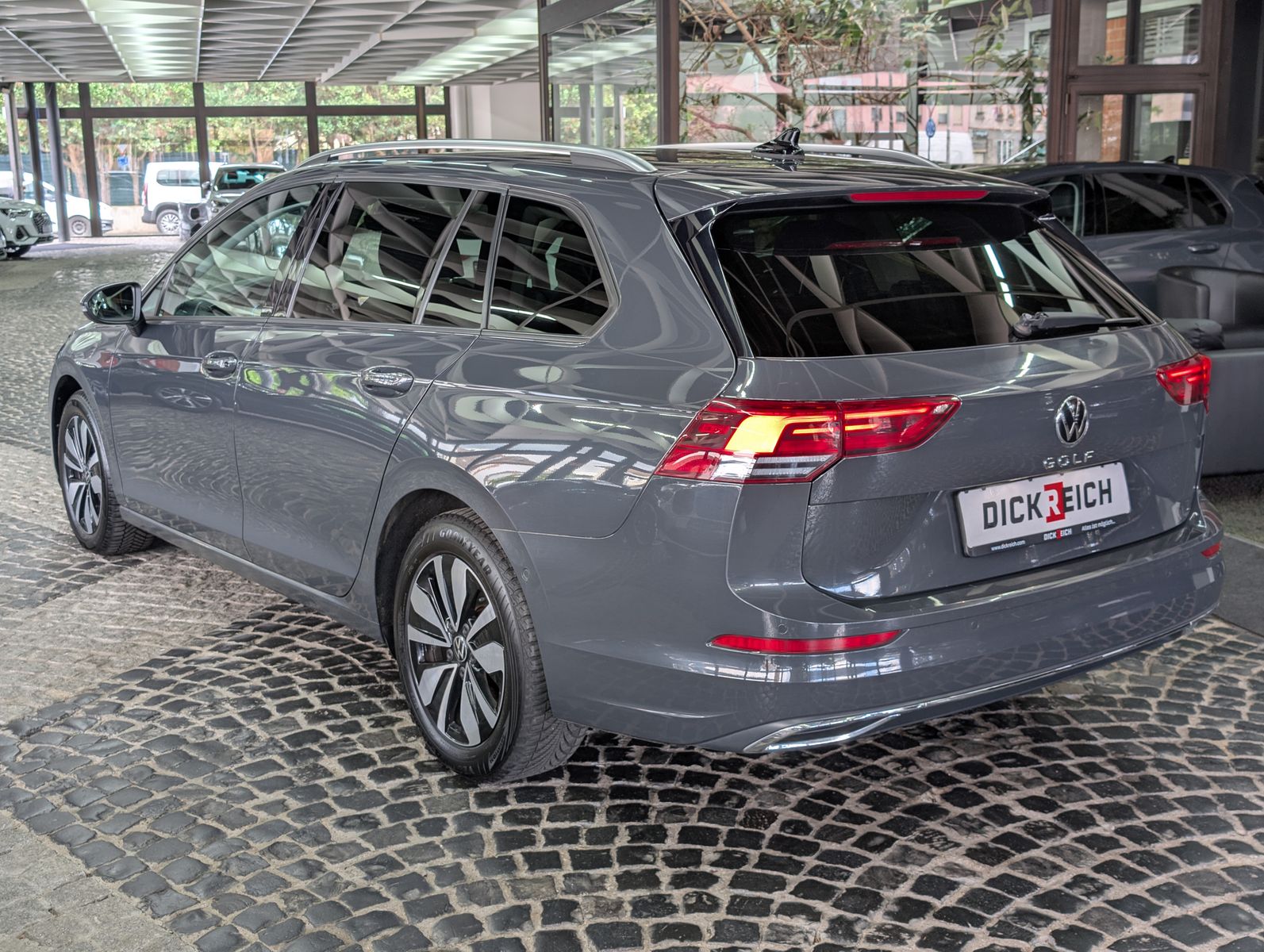 Fahrzeugabbildung Volkswagen Golf Move 1.5 TSI ACC LED SHZ VIRT AMBI APP BHL