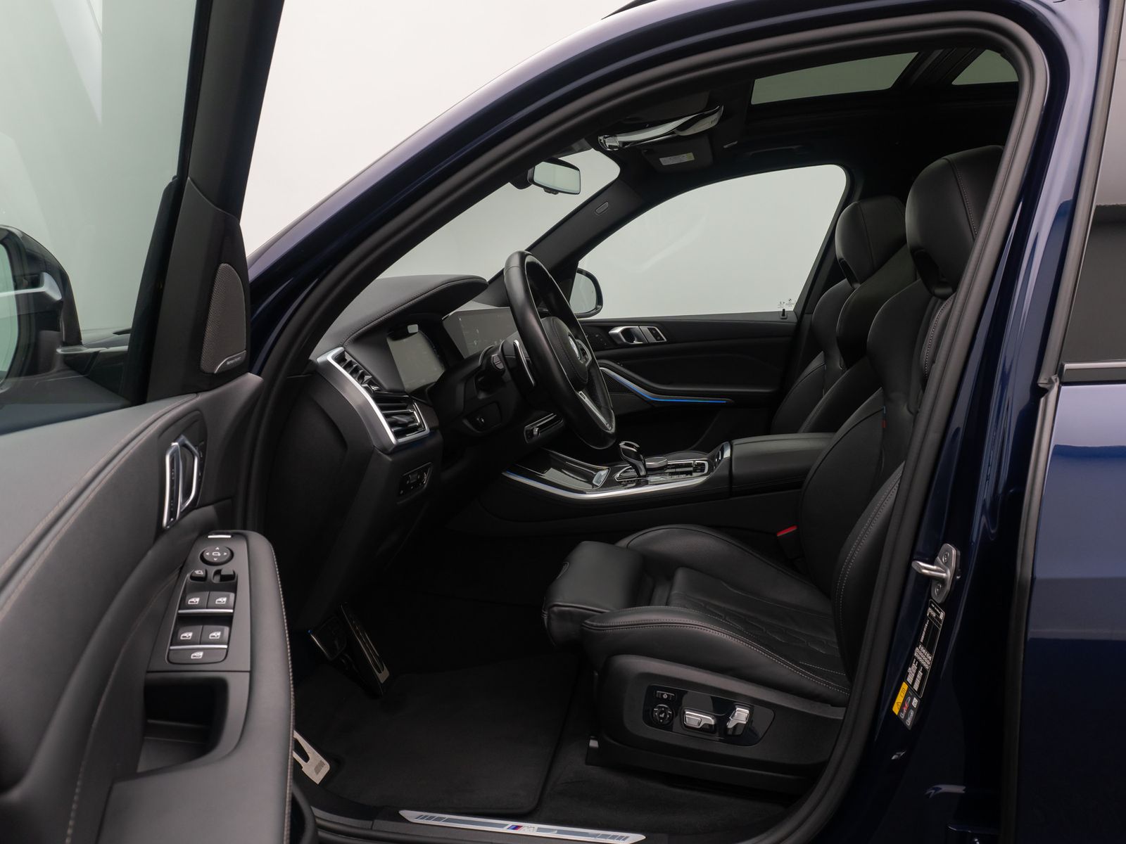 Fahrzeugabbildung BMW X5 xD45e M Sport HUD 360°Laser DAB SkyLounge H/K