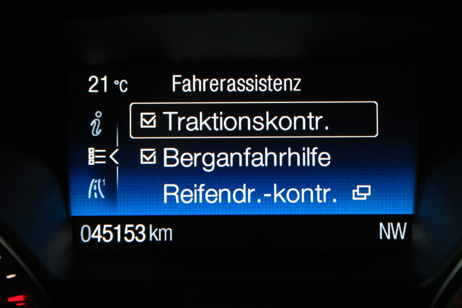 Fahrzeugabbildung Ford Kuga TREND KLIMA AHK WinterPaket Allwetter