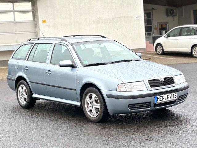 Skoda Octavia Combi Tour 1.6  Klimaautomatik  AHK.