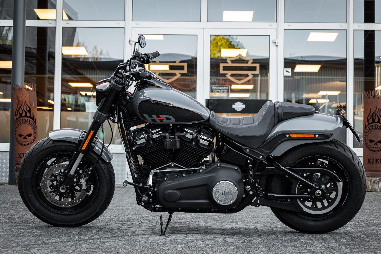 Fahrzeugabbildung Harley-Davidson FXFBS FAT BOB 114 CUI SOFTAIL - JEKILL&HYDE -