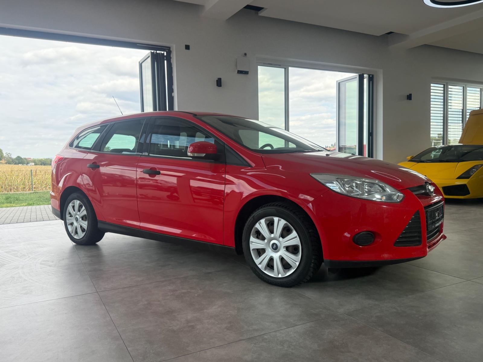 Ford Focus 2014 — interior