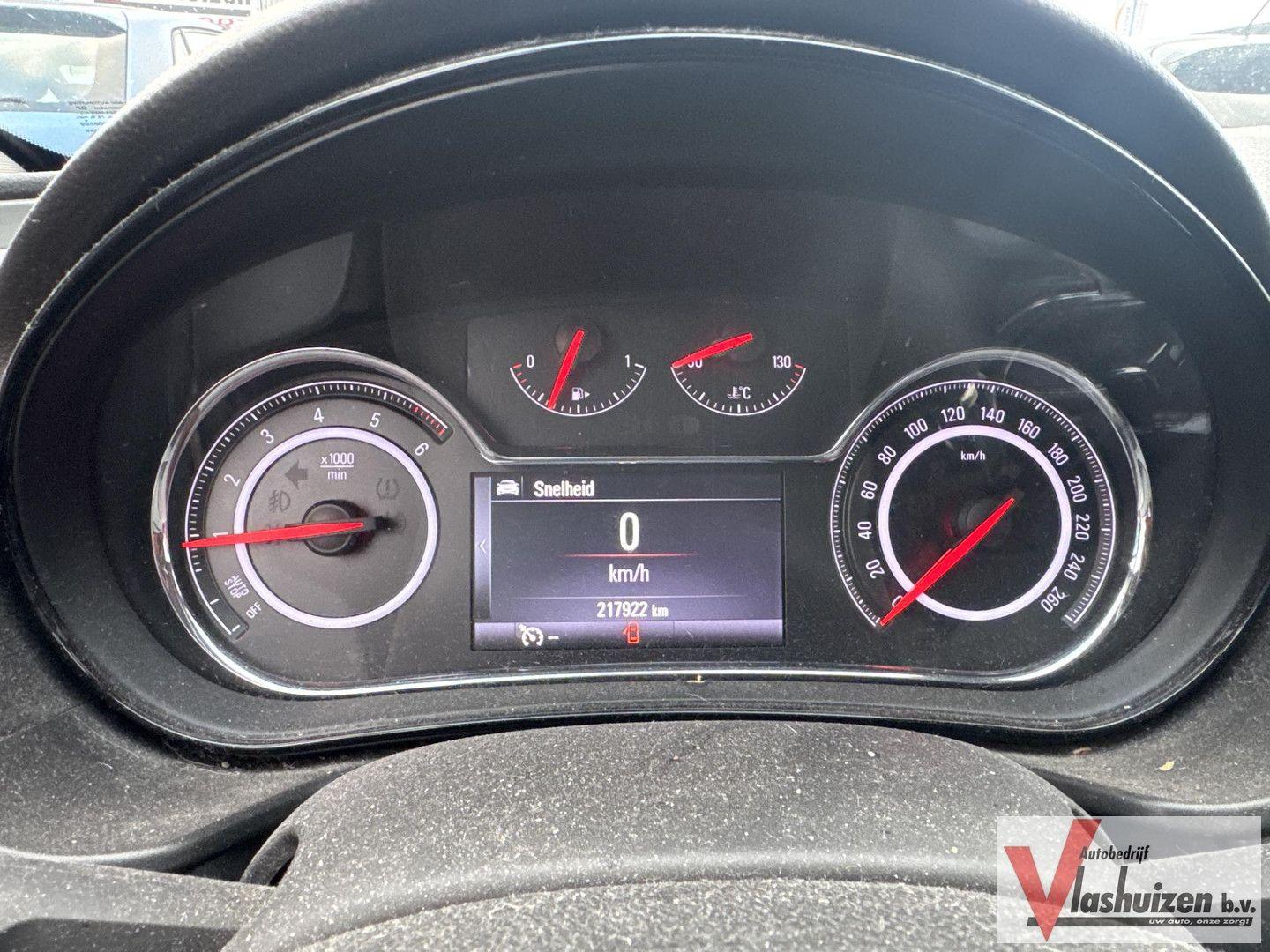 Opel Insignia 2015 — photo 20