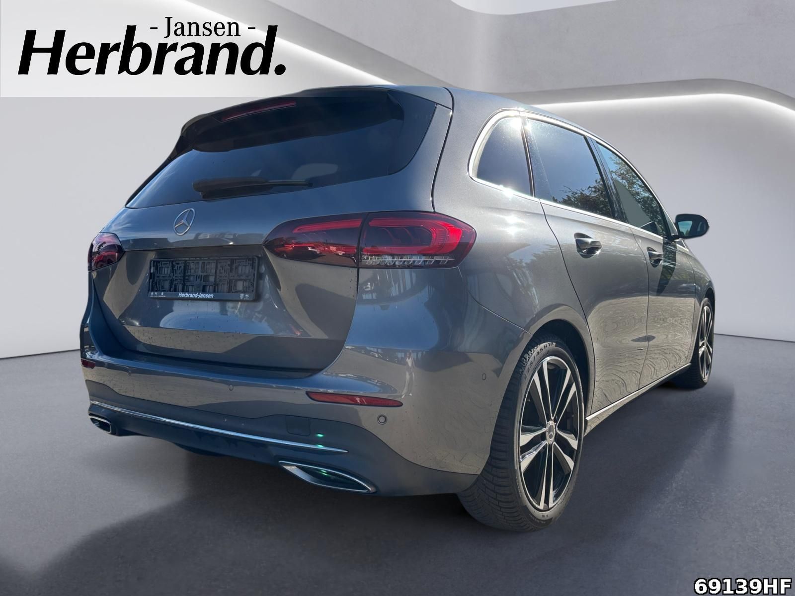 Fahrzeugabbildung Mercedes-Benz B 180 Edition 19 (EURO 6d-TEMP)