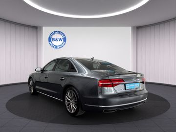 Audi A8 - 6